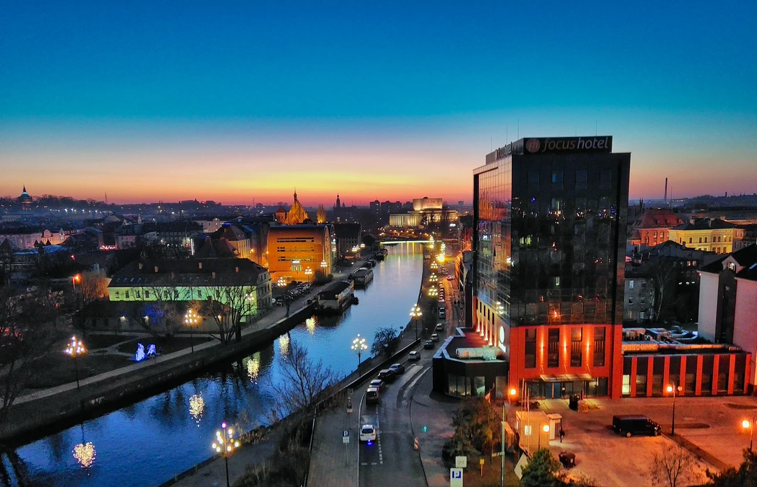 Odkryj Polskę: Bydgoszcz to wspaniały relaks i piękna architektura. Oraz hotel, z którego zrobisz najpiękniejsze zdjęcia rzeki i panoramy miasta [ZDJĘCIA]